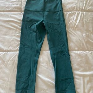 Lululemon wonder under